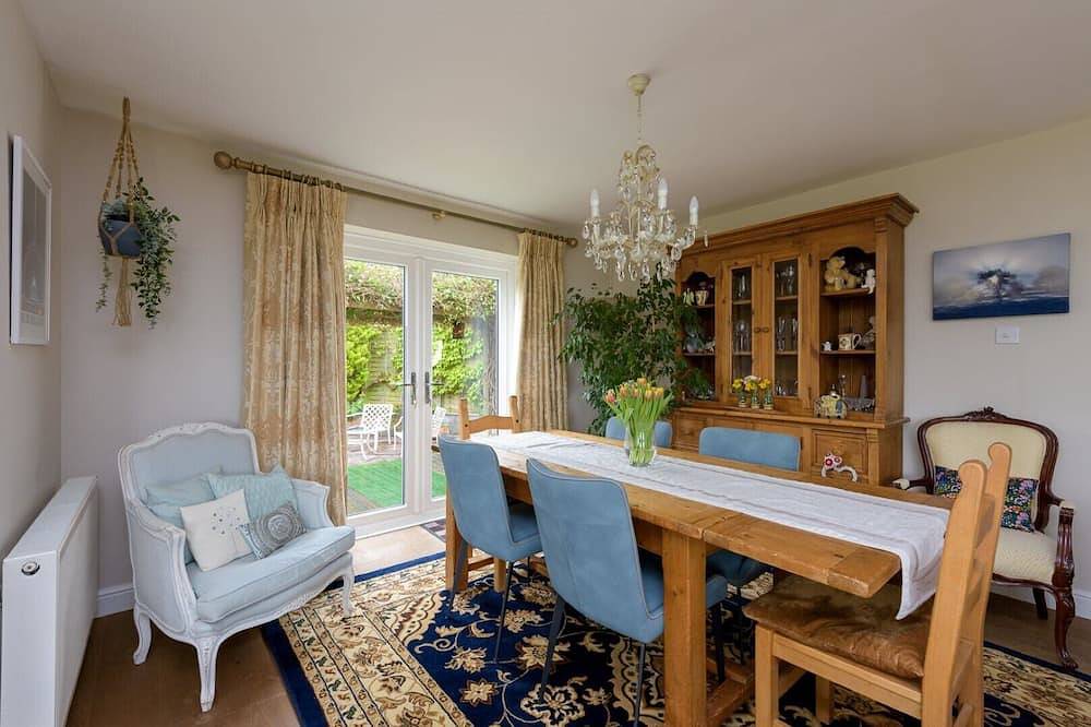 The Chestnuts\nluxury self catering accommodation in Glastonbury in Glastonbury, Somerset