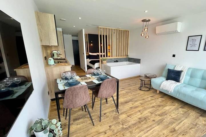 Gîte pour 4 personnes, avec jacuzzi à Tresserve - 2