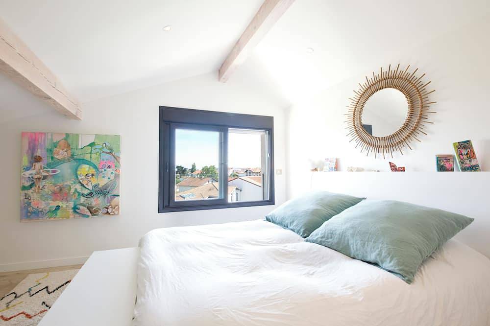 Guéthary by the ocean, a few steps from the beach in Guéthary, Bayonne region