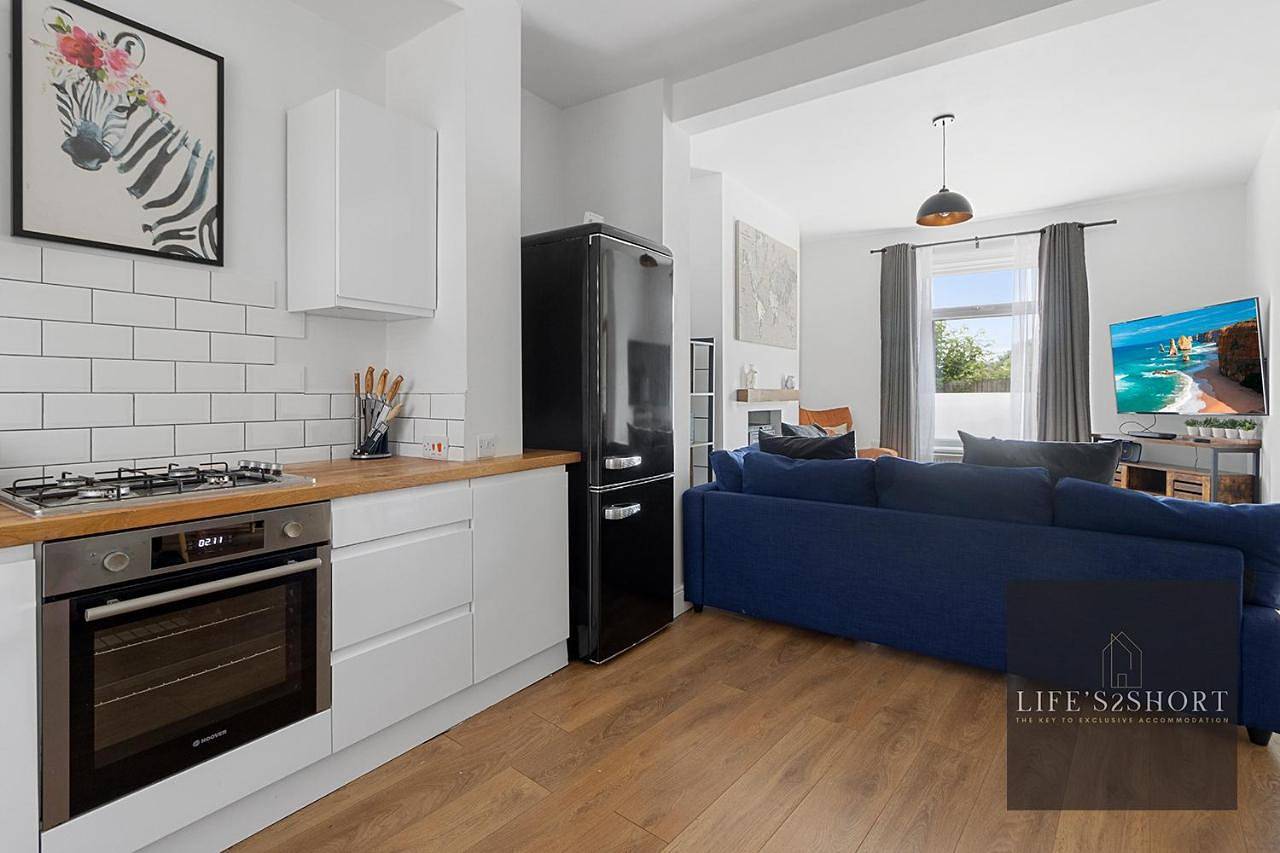 Entire apartment, Two-Bedroom Apartment in Exeter, Devon