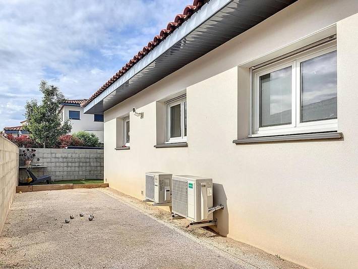 Location de vacances pour 11 personnes, avec terrasse ainsi que jardin et vue, animaux acceptés à Ortaffa - 4