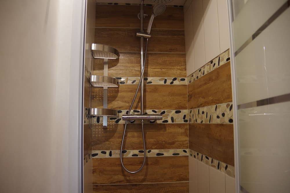 La Cabane Du Jardin - Gite Independant Pour 2 à 4 personnes in Saint-Alban-Leysse, Région de Chambéry
