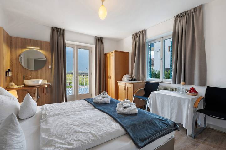 Room 'Haus Burger Vilpian 3' with Mountain View, Balcony and Wi-Fi in Terlan, Sarntal Alps