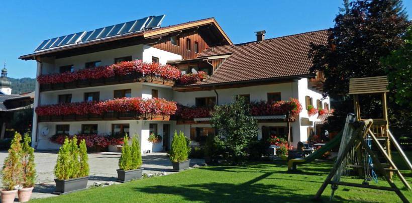 Vakantiewoning voor 2 personen, with Balkon and Terras as well as Tuin and Sauna in Tannheim