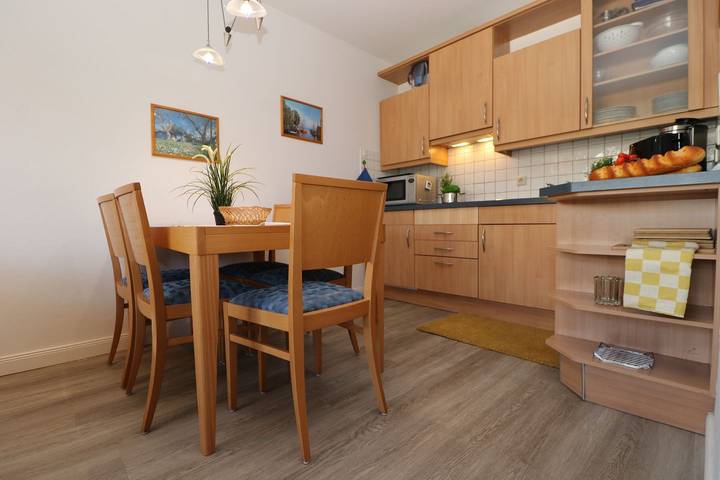 Ferienwohnung für 4 Personen, mit Balkon und Sauna in Wustrow - 3