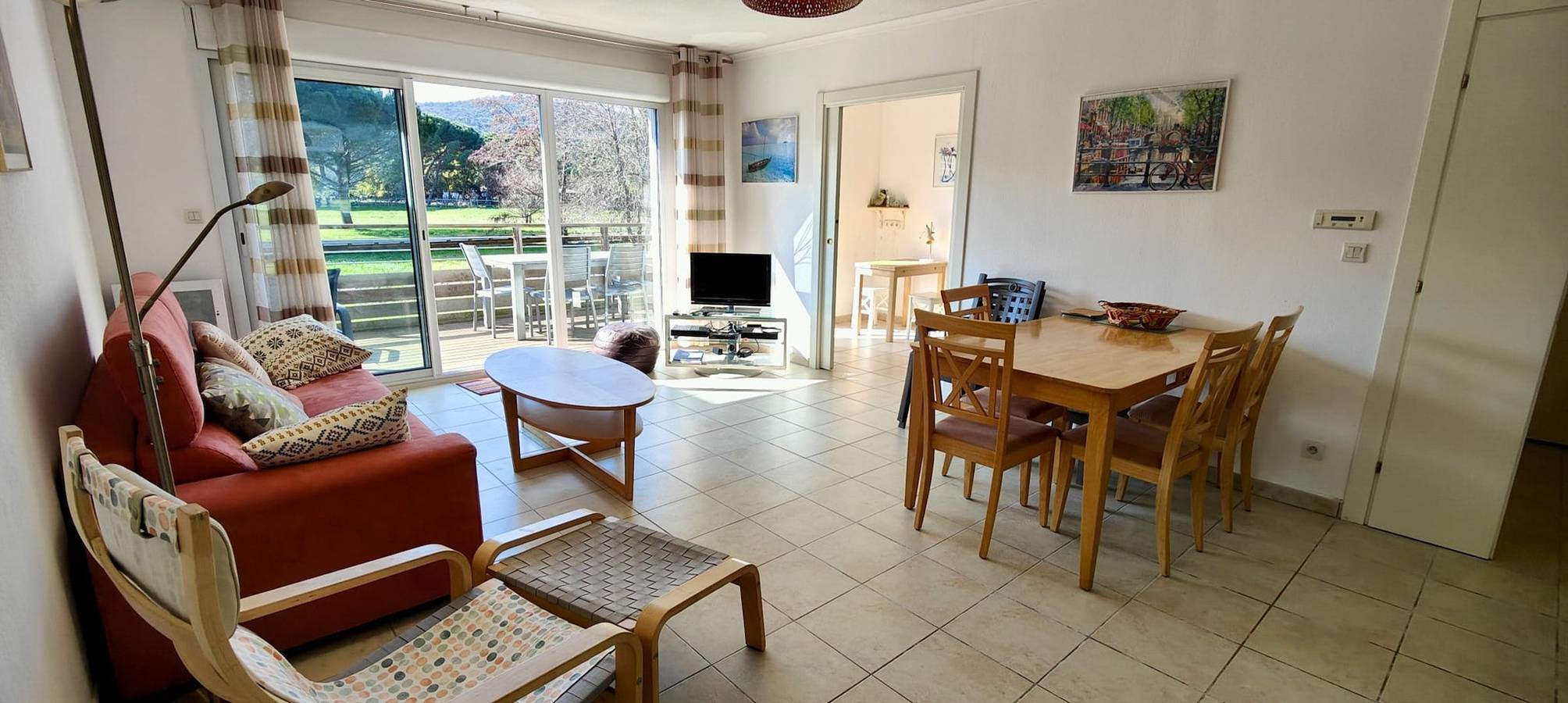Ganze Wohnung, Spacious apartment with pool in Saint-Raphaël, Massif de l'Esterel