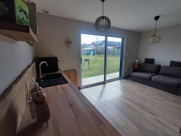 Gîte pour 2 personnes, avec terrasse et piscine à Longué-Jumelles