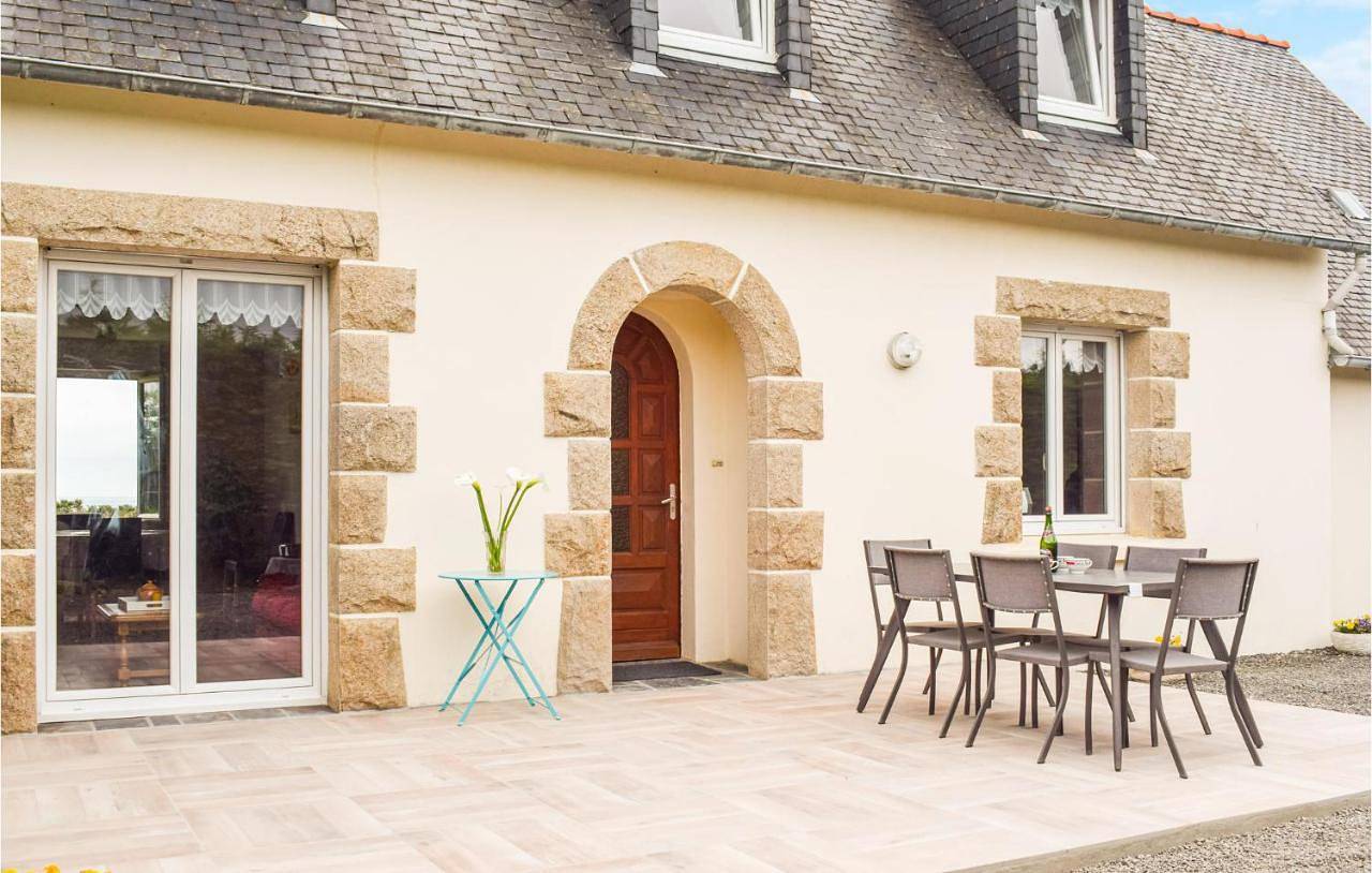 3 Bedroom Amazing Home In Kerbors in Kerbors, Côte de Granit Rose