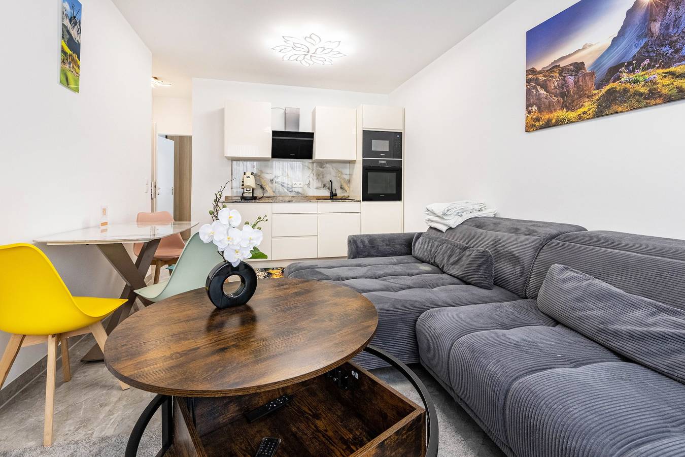 Ganze Wohnung, Apartment „Downtown“ mit Wlan und Klimaanlage in Bonn, Rheinland