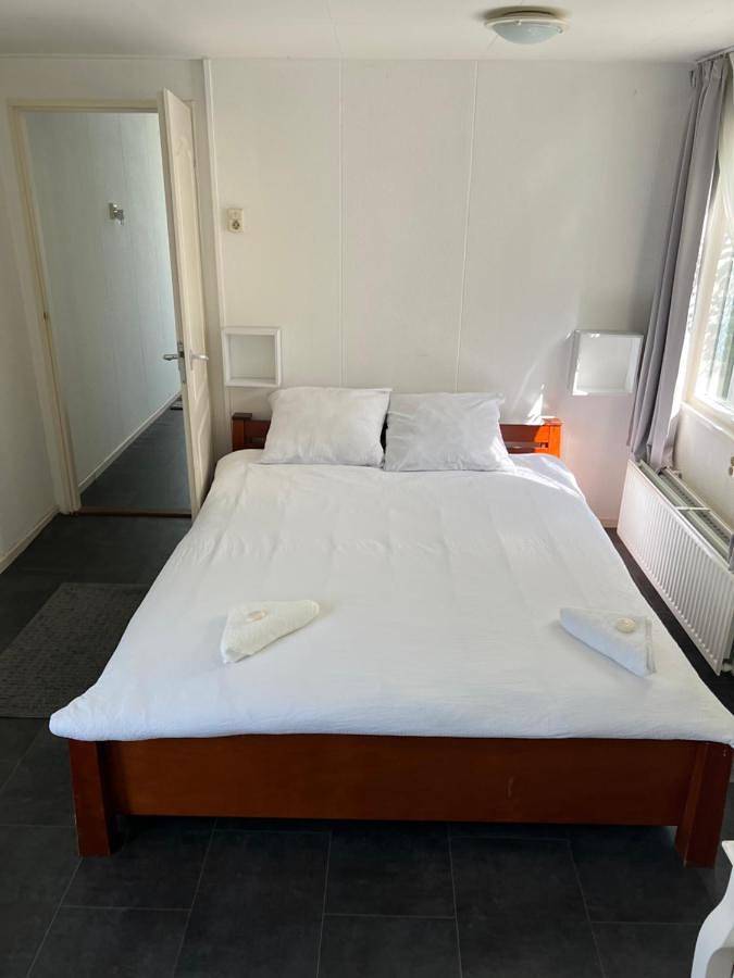 Ganze Wohnung, Ruime chalet midden in de natuur in Lith in Nordbrabant