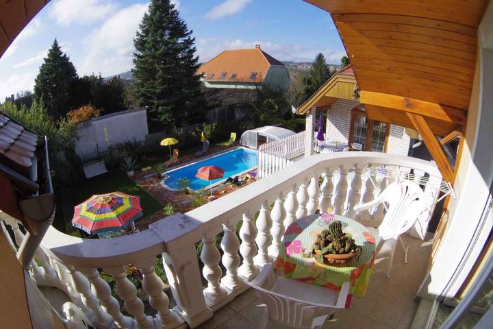 Ferienwohnung für 4 Personen, mit Garten und Balkon in Heviz - 2