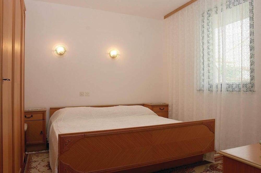 Apartamento entero, Bonito apartamento en Stinjan con vistas al mar. in Stinjan, Pula