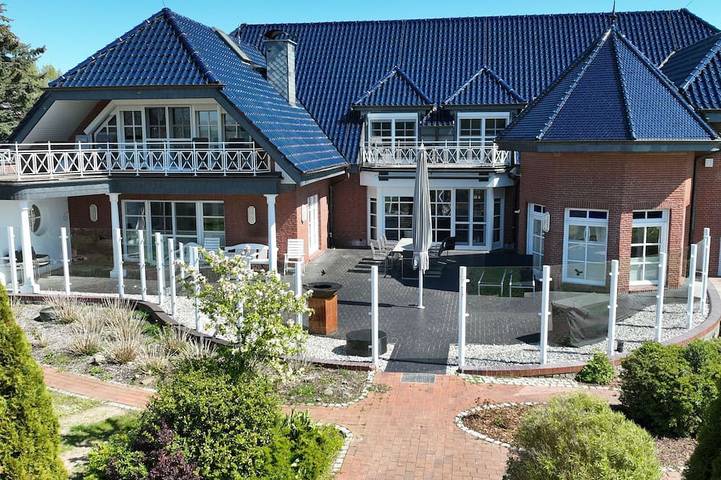 Ferienhaus für 10 Personen, mit Garten und Pool, mit Haustier in Rühn