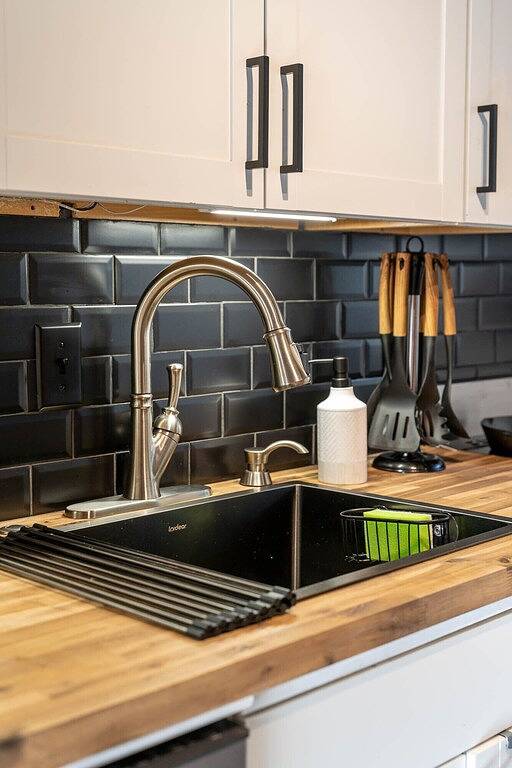 Vacation rental for 9 people, with yard in Beech Mountain