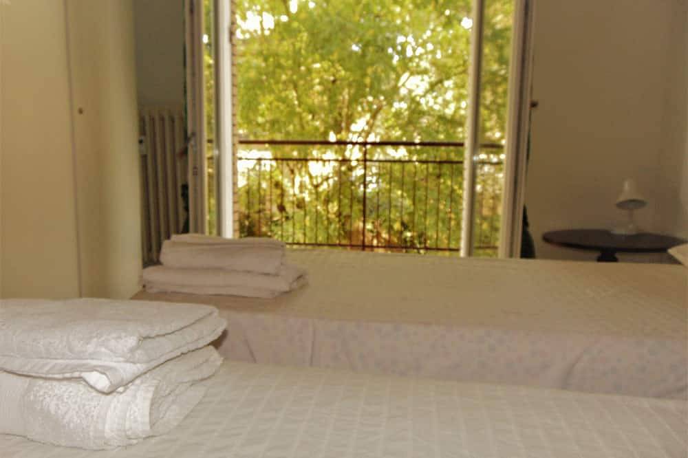 Entire apartment, Milan Maritime 600 Meters From The Center And From The Sea With Private Parking Space in Cervia, Ravenna Province