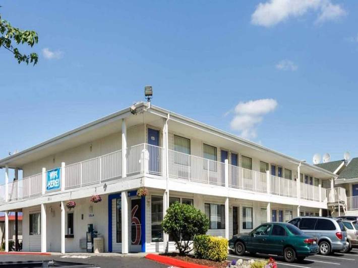 Apartamento entero, 1 cama tamaño queen | Microondas in Tacoma, Pierce County