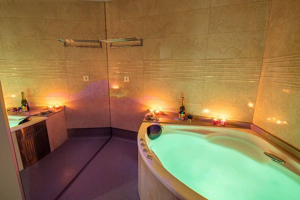 Geheel appartement, Apartamentos Las Caldas .estudio Spa El Balneario a 15 Minutos Centro de Oviedo in Oviedo, Cantabrisch Gebergte