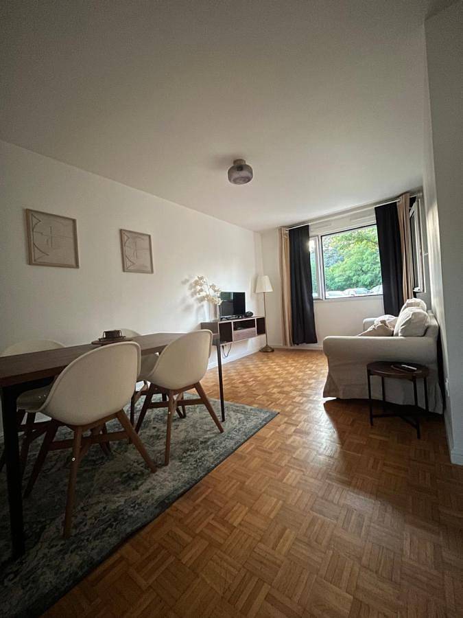 Appartement entier, Appartement Cosy et Confortable in Saint-Genis-Laval, Lyon et ses environs