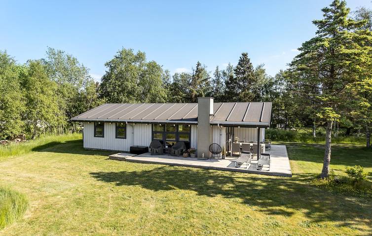 Ferienhaus für 6 Personen, mit Terrasse und Garten in Bratten