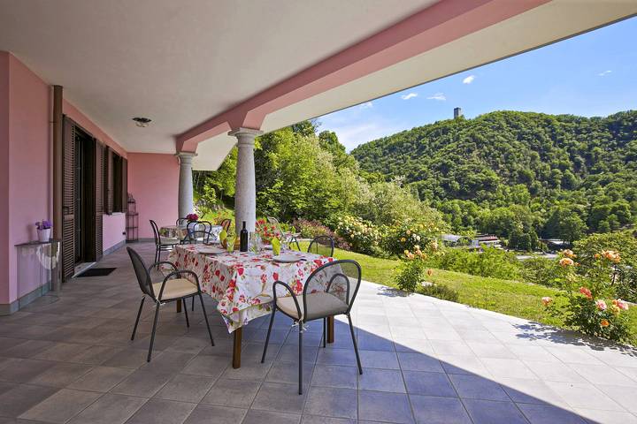 Ferienwohnung für 5 Personen, mit Terrasse und Garten sowie Seeblick und Ausblick im Piemont - 3