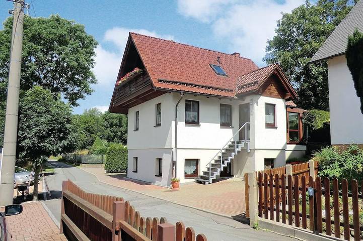 Ferienhaus für 10 Personen, mit Garten und Pool sowie Balkon und Sauna - 1