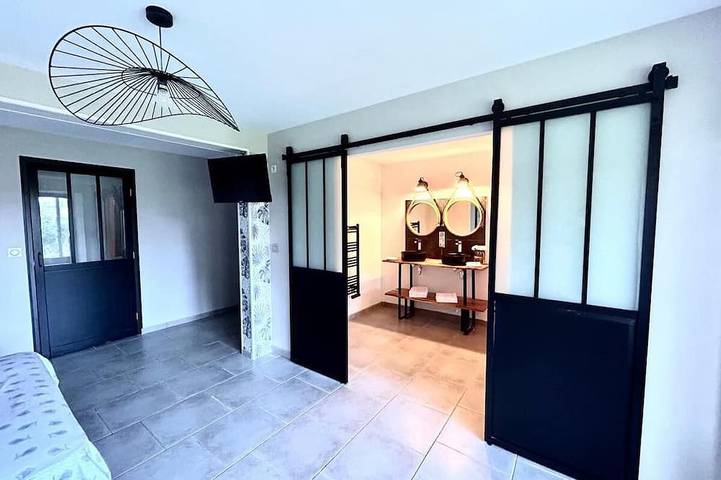 Location de vacances pour 10 personnes, avec jacuzzi et jardin, animaux acceptés dans Saint-Vert - 2