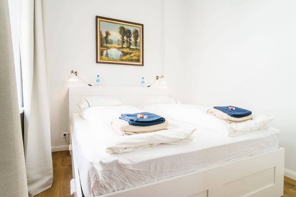 Ganze Wohnung, Grosse, helle, gemütliche Altbauwohnung direkt am Markt in Breslau, Niederschlesien