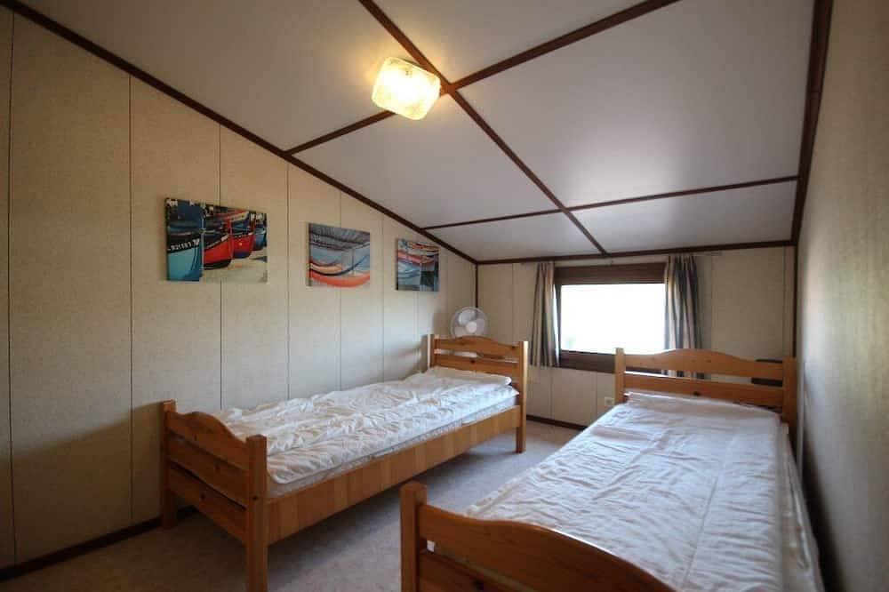 Villa with 4 Bedrooms, for 9 people, wifi, only at 400m from the beach of Portiragnes plage in Portiragnes Plage, Portiragnes