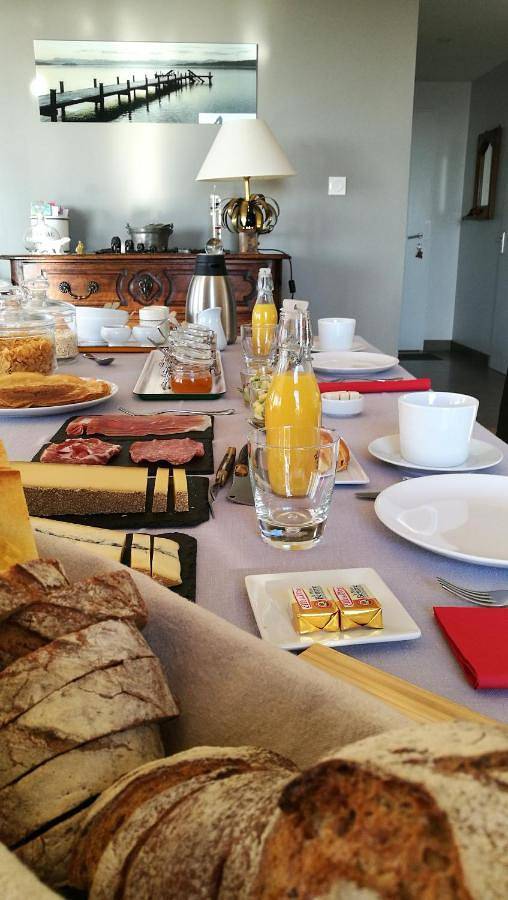 Twin Room with Private Bathroom in Brochon, Région de Dijon