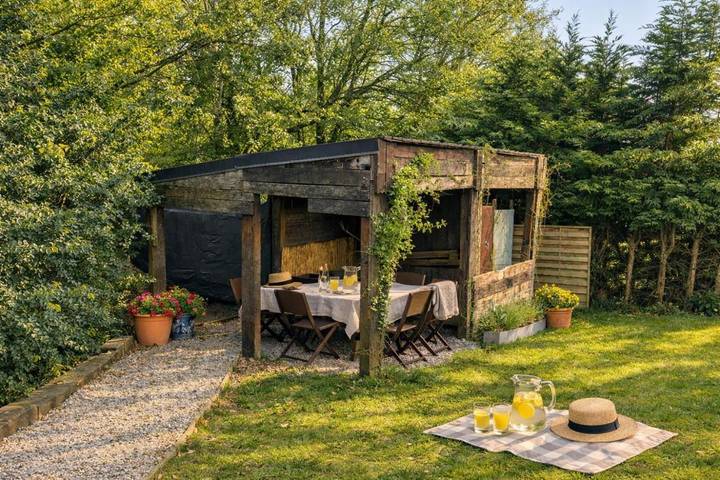 Chalet pour 4 personnes, avec Balcon ainsi que Terrasse et Jardin dans Boussu-lez-Walcourt