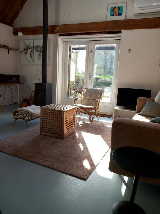 Tij Tiny house aan het getijdewater in Zierikzee in Zierikzee, Nederlandse Noordzeekust