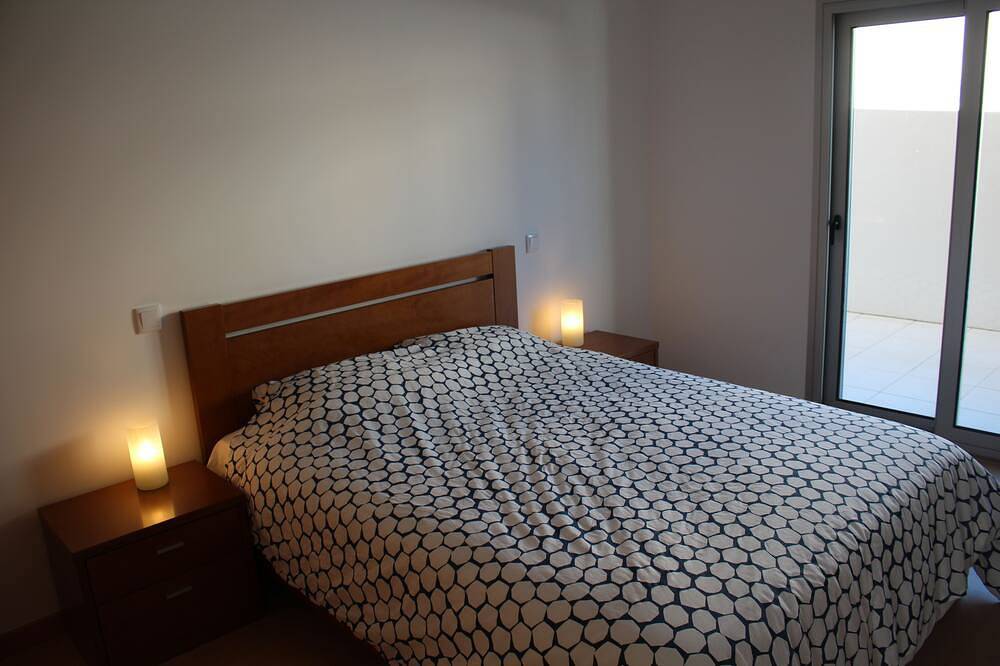 Hel lägenhet, Beautiful new apartment with swimming pool on the Portuguese Silver Coast in Salir do Porto, Tornada e Salir do Porto