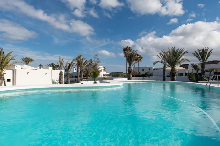 Apartamento de vacaciones para 4 personas, con vistas además de piscina y jardín, Se admiten mascotas - 1