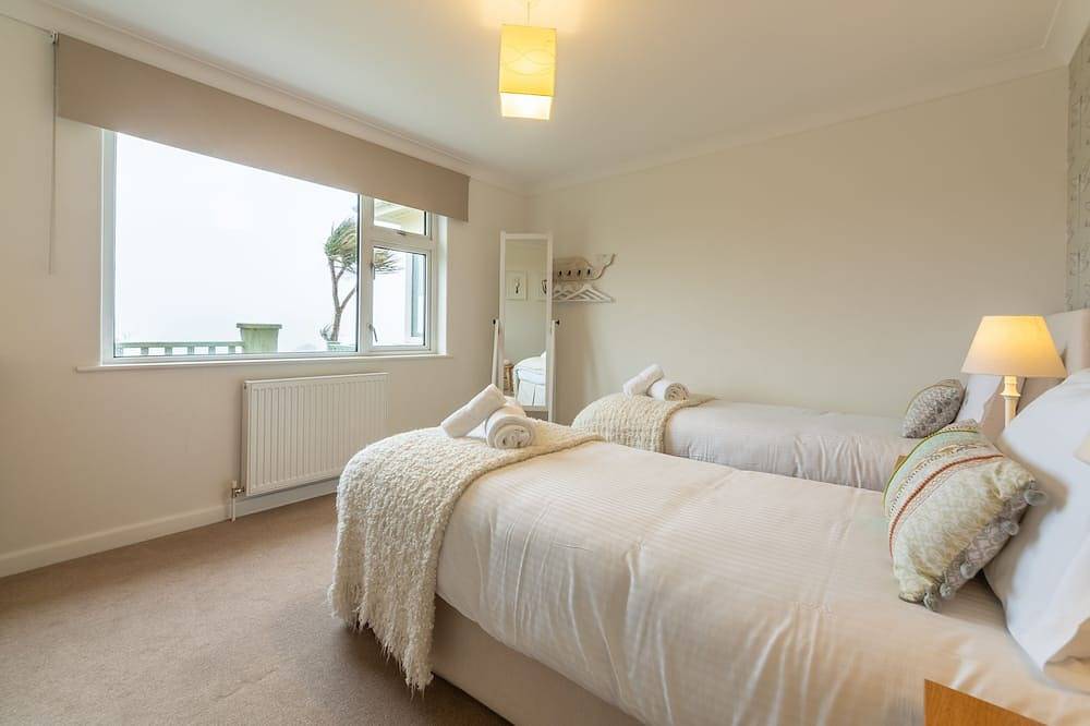 With uninterrupted sea views, this property enjoys a superb hillside position. in Portreath, Cornwall
