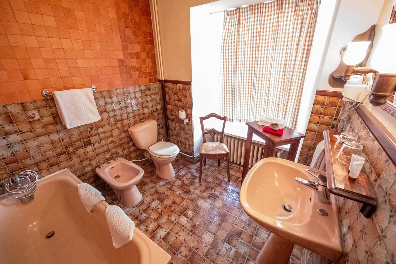 Deluxe Double Room with Bath in La Flèche, Sarthe