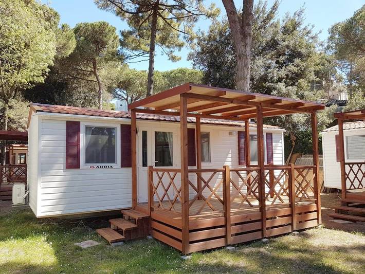 Camping für 6 Personen, mit Ausblick und Terrasse sowie Pool und Kinderpool in Caorle - 2