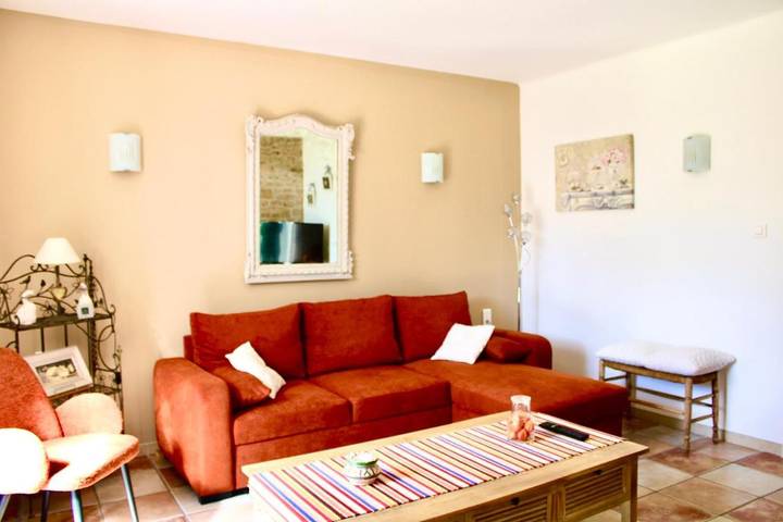 Location de vacances pour 4 personnes, avec jardin à La Chapelle-Aubareil - 2