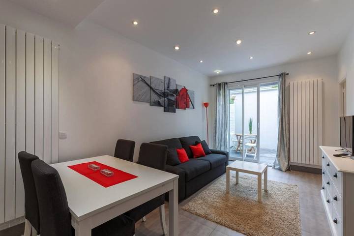 Location de vacances pour 6 personnes, avec terrasse et vue, animaux acceptés à Clamart - 2