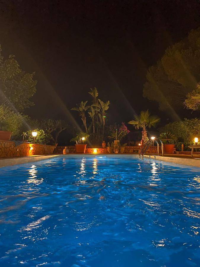 Villa pour 6 personnes, avec jacuzzi ainsi que piscine et jardin à San Vito Lo Capo - 2