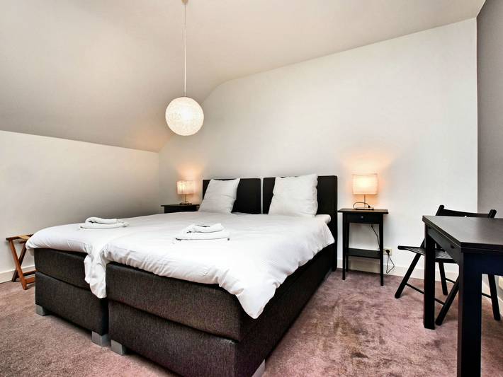 Location de vacances pour 28 personnes, avec Terrasse ainsi que Jardin et Sauna dans Petit-Han - 4