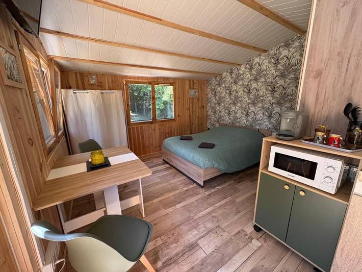 Gîte pour 2 personnes, avec jardin ainsi que terrasse et vue à Gond-Pontouvre - 4