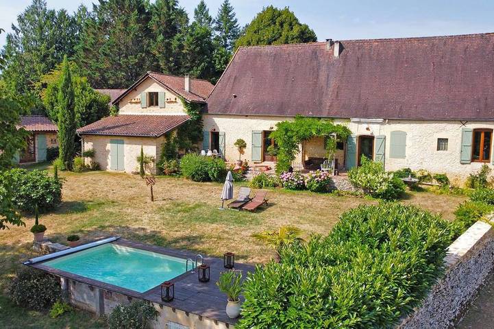Location de vacances pour 4 personnes, avec terrasse à Paunat