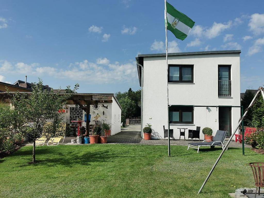 Ganze Wohnung, Ferienwohnung Andalucia - Ruhige und moderne Ferienwohnung (93 qm) mit überdachter Terrasse in Selb, Landkreis Wunsiedel im Fichtelgebirge