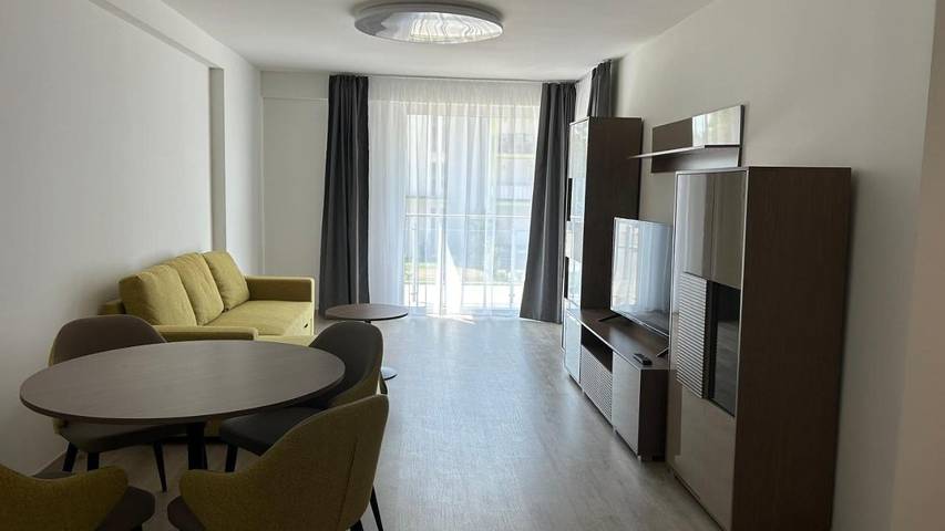 Ferienwohnung für 6 Personen, mit Ausblick und Pool sowie Seeblick und Garten in Siofok