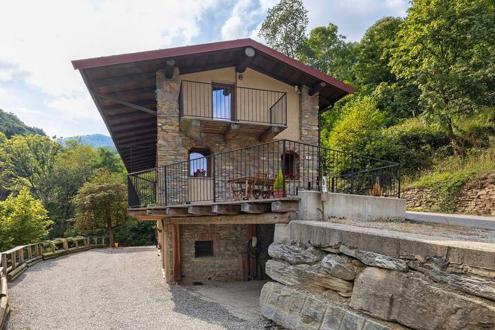 Appartement entier, Appartement « Faunet » avec vue sur la montagne, Wi-Fi et climatisation in Bernezzo, Province de Coni
