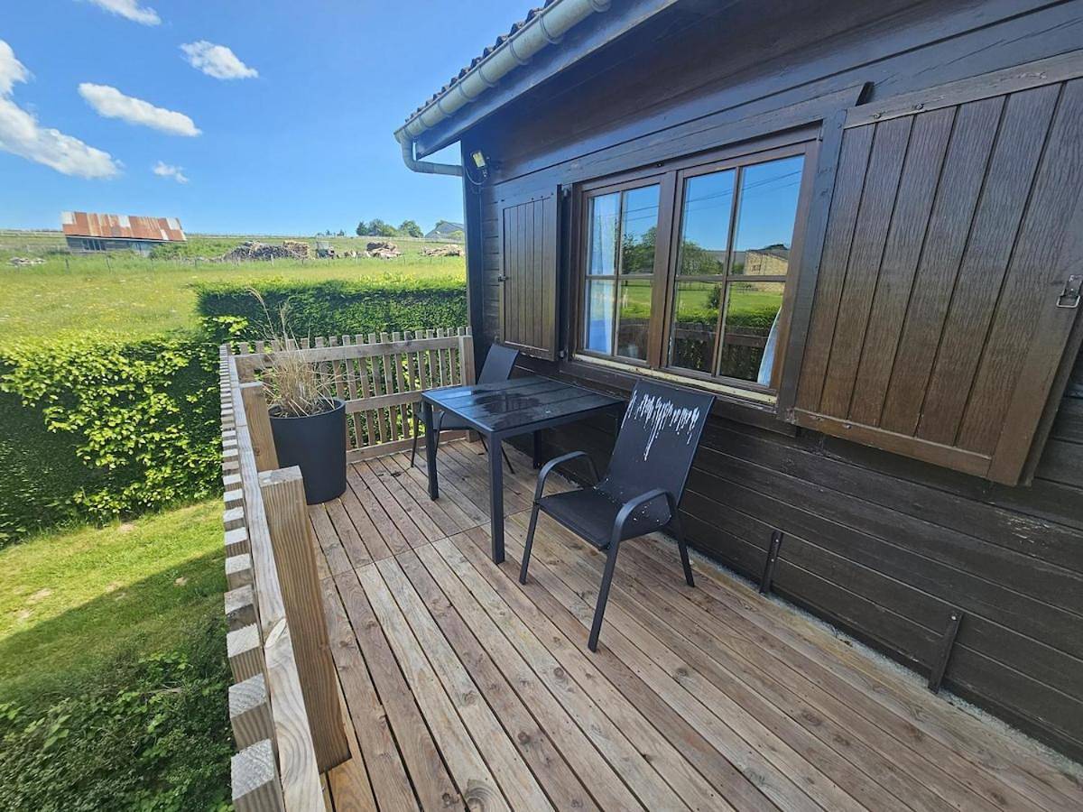 Two-Bedroom Chalet in Saint-Hubert, Région de Neufchâteau