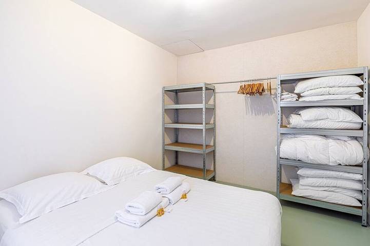 GuestReady- Unique bright house with garden access in Montreuil, Seine-Saint-Denis