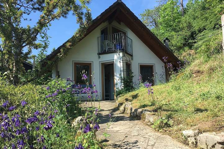 Ferienhaus für 4 Personen, mit Balkon und Terrasse sowie Garten in Münsingen