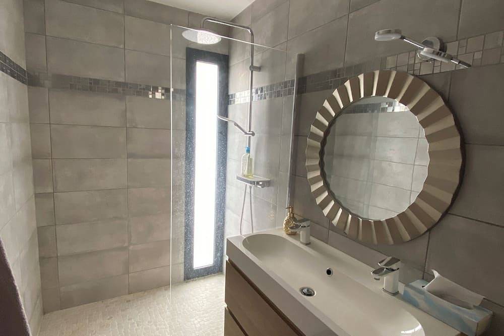 Maison Chaleureuse Avec Piscine Proche de Bordeaux in Saint-Loubès, Región de Burdeos