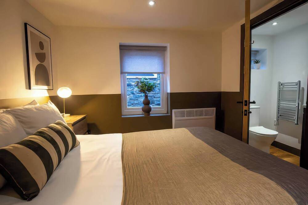 Beech Cottages, pet friendly, with hot tub in Llanrwst in Llanrwst, Snowdonia